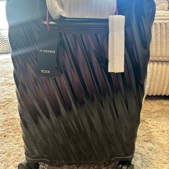 TUMI Black 19 Degree Suitcase - Picture 1 of 5